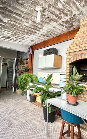 Casa à venda com 137m², 3 quartos e 1 vaga Casa à venda com 137m², 3 quartos e 1 vagaChurrasqueira