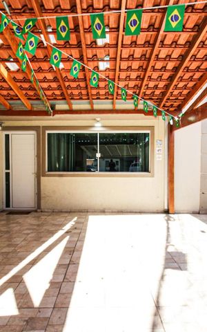 Casa para alugar com 200m², 3 quartos e 3 vagas Casa para alugar com 200m², 3 quartos e 3 vagasGaragem