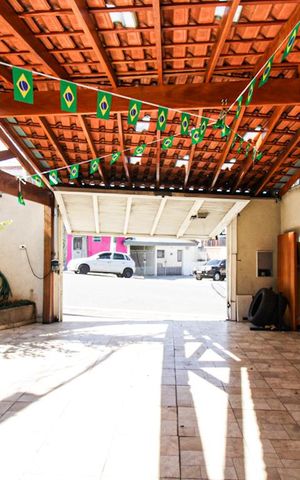 Casa para alugar com 200m², 3 quartos e 3 vagas Casa para alugar com 200m², 3 quartos e 3 vagasGaragem