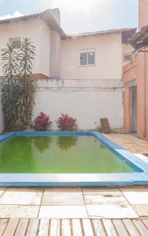 Casa para alugar com 270m², 4 quartos e 4 vagasPiscina