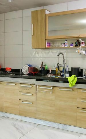 Casa à venda com 182m², 2 quartos e 2 vagas Casa à venda com 182m², 2 quartos e 2 vagasCozinha