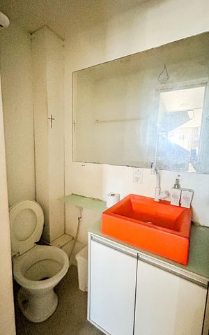 Casa para alugar com 40m², 2 quartos e 1 vaga Casa para alugar com 40m², 2 quartos e 1 vagaBanheiro social