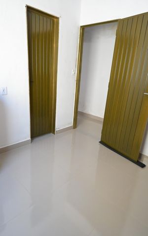 Casa à venda com 54m², 5 quartos e 1 vaga
