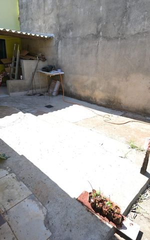 Casa à venda com 54m², 5 quartos e 1 vaga