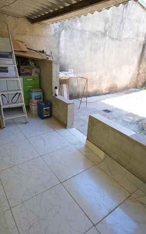 Casa à venda com 54m², 5 quartos e 1 vaga