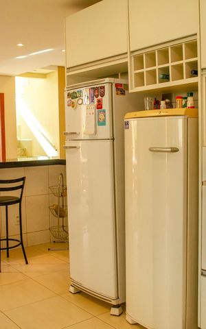 Casa à venda com 630m², 7 quartos e 8 vagas Casa à venda com 630m², 7 quartos e 8 vagasCozinha