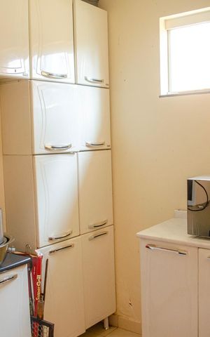 Casa à venda com 630m², 7 quartos e 8 vagas Casa à venda com 630m², 7 quartos e 8 vagasDespensa