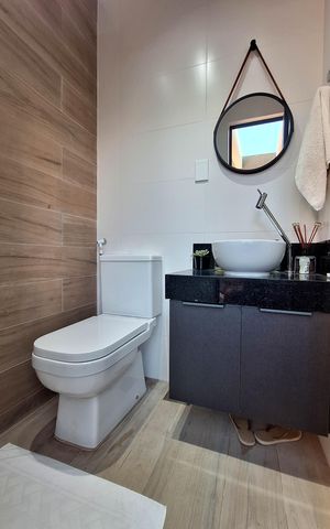 Casa à venda com 192m², 3 quartos e 2 vagas Casa à venda com 192m², 3 quartos e 2 vagasLavabo