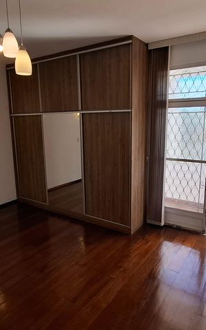 Casa à venda com 315m², 4 quartos e 3 vagas
