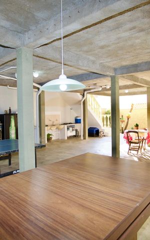 Casa à venda com 280m², 3 quartos e 2 vagas Casa à venda com 280m², 3 quartos e 2 vagasÁrea gourmet