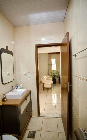 Casa à venda com 280m², 3 quartos e 2 vagas Casa à venda com 280m², 3 quartos e 2 vagasBanheiro Social