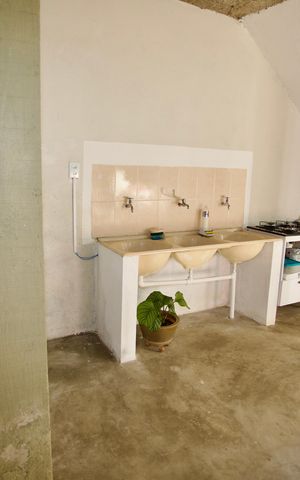 Casa à venda com 280m², 3 quartos e 2 vagas Casa à venda com 280m², 3 quartos e 2 vagasCozinha e Área de Serviço