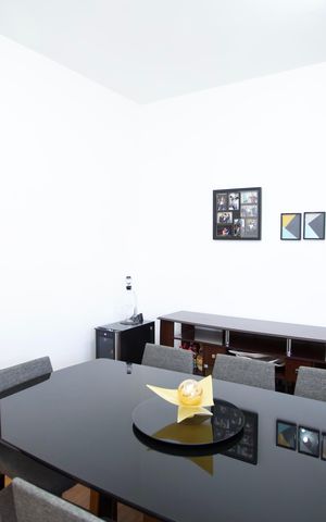 Casa à venda com 280m², 3 quartos e 2 vagas Casa à venda com 280m², 3 quartos e 2 vagasSala