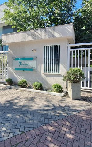 Apartamento à venda com 190m², 3 quartos e 3 vagas Apartamento à venda com 190m², 3 quartos e 3 vagasFachada