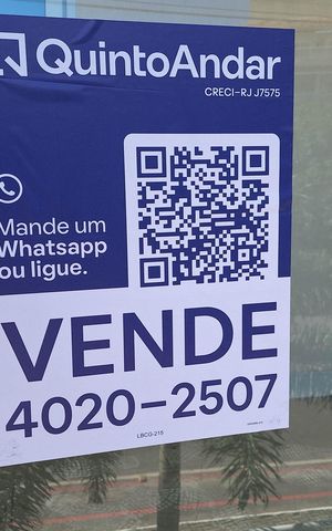 Apartamento à venda com 190m², 3 quartos e 3 vagas Apartamento à venda com 190m², 3 quartos e 3 vagasPlaca