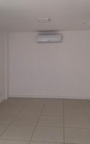 Apartamento à venda com 190m², 3 quartos e 3 vagas Apartamento à venda com 190m², 3 quartos e 3 vagasSala
