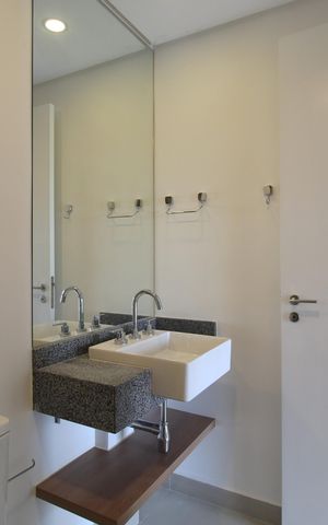 Apartamento para alugar com 33m², 1 quarto e sem vagaBanheiro da Suíte