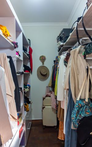 Casa à venda com 110m², 3 quartos e sem vagaCloset