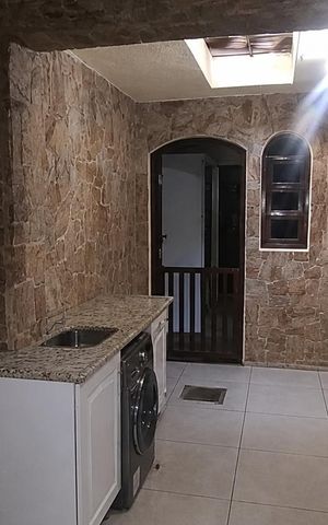 Casa à venda com 106m², 3 quartos e 2 vagas Casa à venda com 106m², 3 quartos e 2 vagasÁrea de serviço