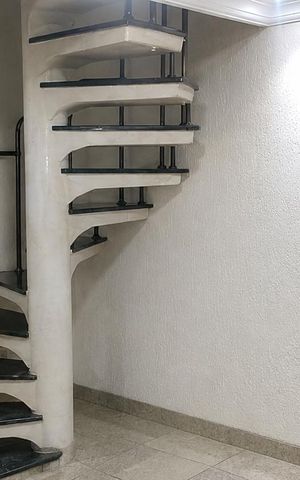 Casa à venda com 106m², 3 quartos e 2 vagas Casa à venda com 106m², 3 quartos e 2 vagasSala