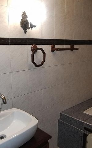 Casa à venda com 106m², 3 quartos e 2 vagas Casa à venda com 106m², 3 quartos e 2 vagasBanheiro