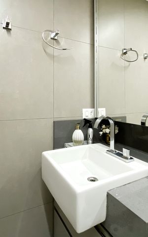 Apartamento à venda com 250m², 4 quartos e 3 vagas Apartamento à venda com 250m², 4 quartos e 3 vagasBanheiro