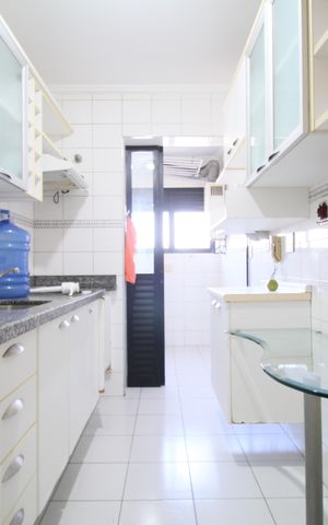 Apartamento para alugar com 70m², 2 quartos e 2 vagasCozinha