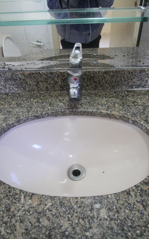 Apartamento para alugar com 70m², 2 quartos e 2 vagasBanheiro da Suíte