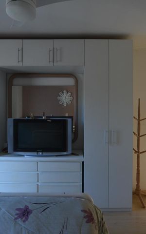 Casa à venda com 250m², 3 quartos e 3 vagas Casa à venda com 250m², 3 quartos e 3 vagasSUÍTE 1