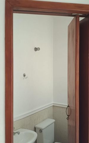 Casa para alugar com 240m², 3 quartos e 3 vagas Casa para alugar com 240m², 3 quartos e 3 vagasBanheiro