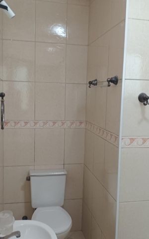 Casa para alugar com 240m², 3 quartos e 3 vagas Casa para alugar com 240m², 3 quartos e 3 vagasBanheiro