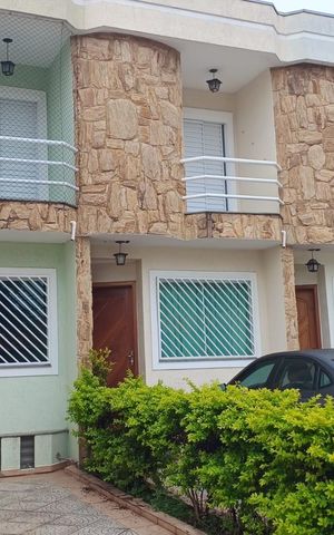 Casa para alugar com 240m², 3 quartos e 3 vagas Casa para alugar com 240m², 3 quartos e 3 vagasÁrea externa