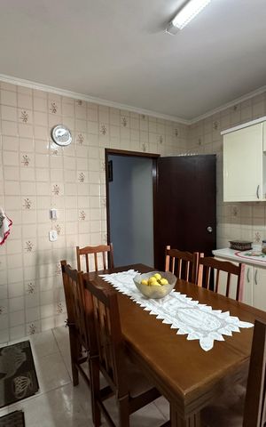 Casa à venda com 295m², 5 quartos e 2 vagasCozinha