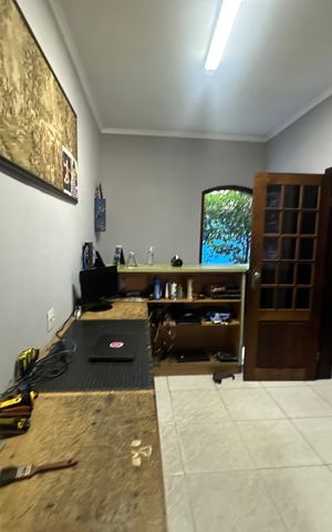 Casa à venda com 295m², 5 quartos e 2 vagasQuarto 1