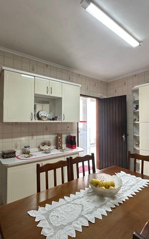 Casa à venda com 295m², 5 quartos e 2 vagasCozinha