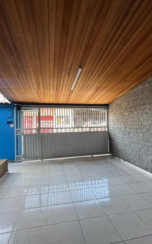 Casa à venda com 295m², 5 quartos e 2 vagasGaragem