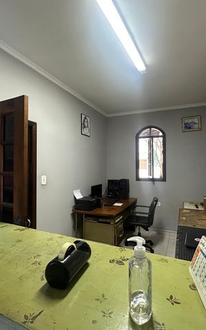 Casa à venda com 295m², 5 quartos e 2 vagasQuarto 1