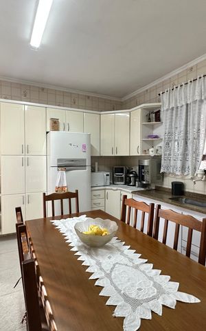 Casa à venda com 295m², 5 quartos e 2 vagasCozinha