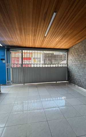 Casa à venda com 295m², 5 quartos e 2 vagasGaragem