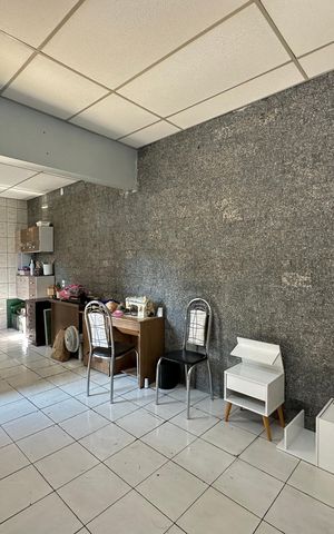 Casa à venda com 295m², 5 quartos e 2 vagasEdícula