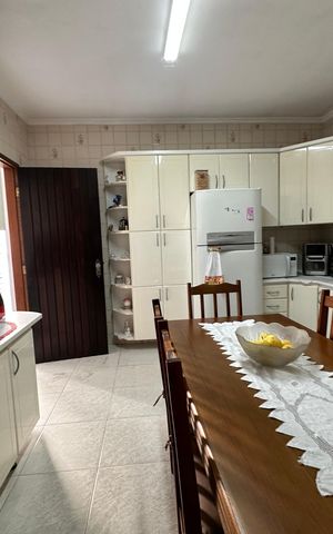 Casa à venda com 295m², 5 quartos e 2 vagasCozinha