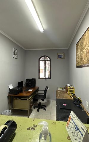 Casa à venda com 295m², 5 quartos e 2 vagasQuarto 1