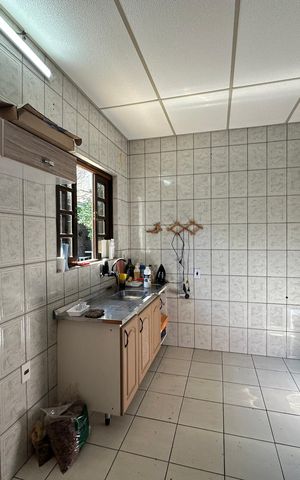 Casa à venda com 295m², 5 quartos e 2 vagasEdícula