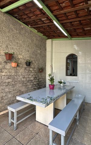 Casa à venda com 295m², 5 quartos e 2 vagasChurrasqueira