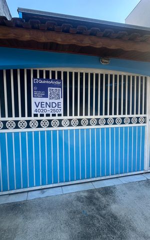 Casa à venda com 295m², 5 quartos e 2 vagasFachada