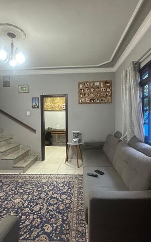 Casa à venda com 295m², 5 quartos e 2 vagasSala