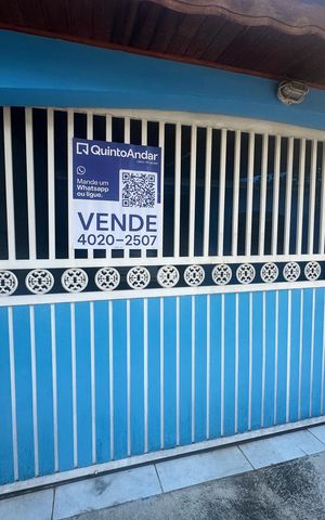 Casa à venda com 295m², 5 quartos e 2 vagasFachada