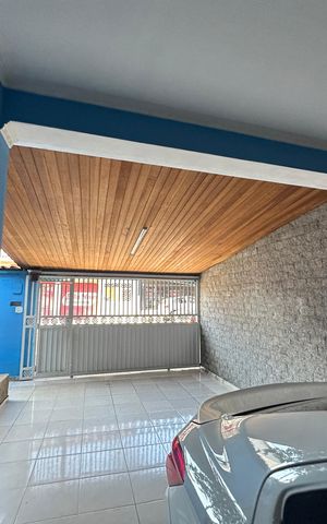 Casa à venda com 295m², 5 quartos e 2 vagasGaragem