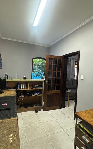 Casa à venda com 295m², 5 quartos e 2 vagasQuarto 1