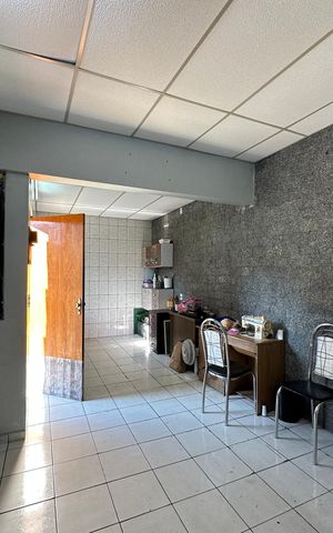 Casa à venda com 295m², 5 quartos e 2 vagasEdícula